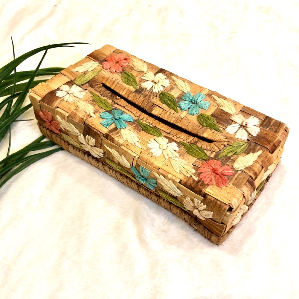 Vintage Woven Tissue Box Holder with Raffia Floral